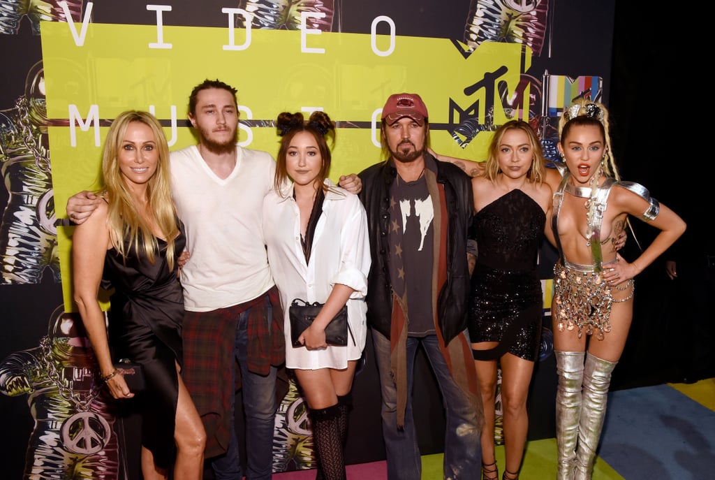 2015: Miley Cyrus Posed With Her Family Before the Show | Miley Cyrus's ...