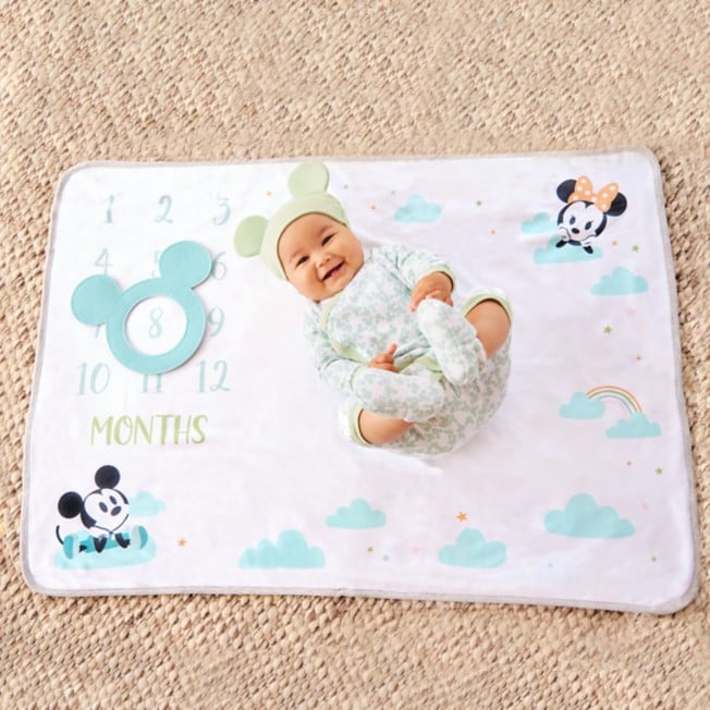 For New Parents: Mickey and Minnie Mouse Milestone Blanket and Marker
