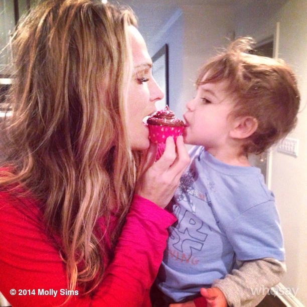 Molly Sims and Brooks Stuber shared a Valentine's Day cupcake.
Source: Instagram user mollybsims