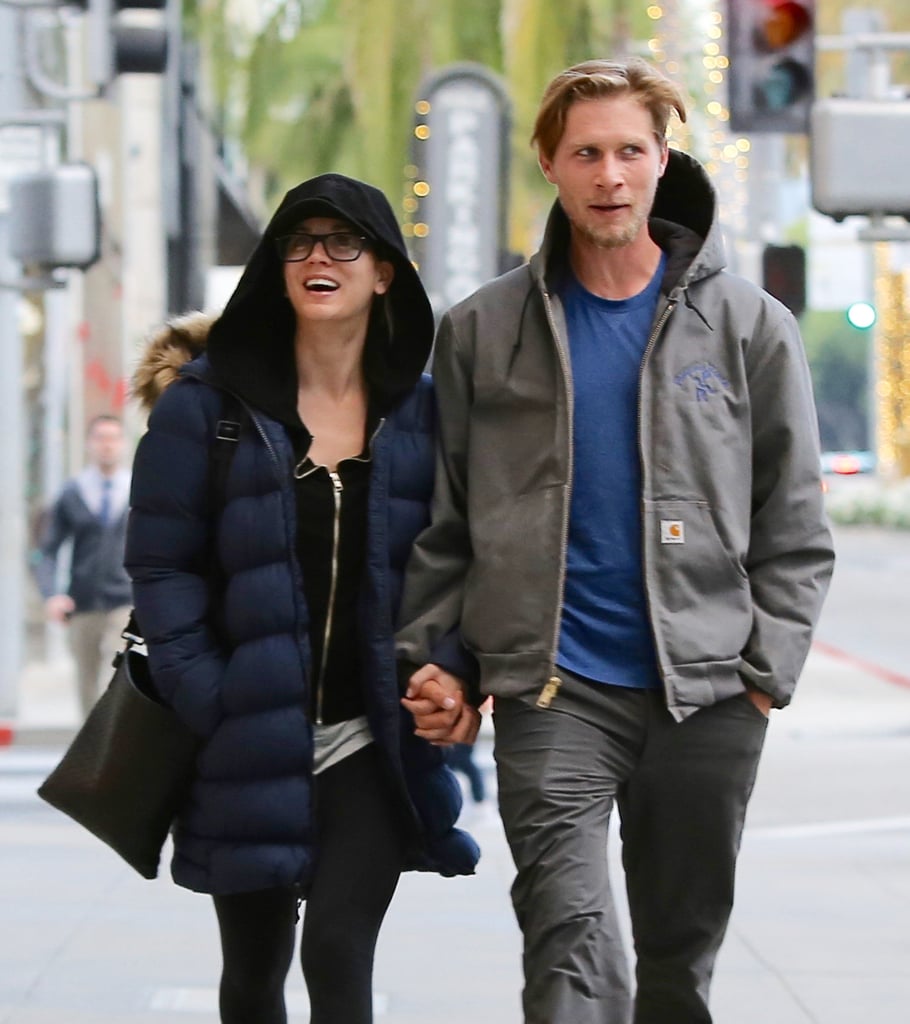 Kaley Cuoco and Boyfriend Karl Cook Out in LA December 2016