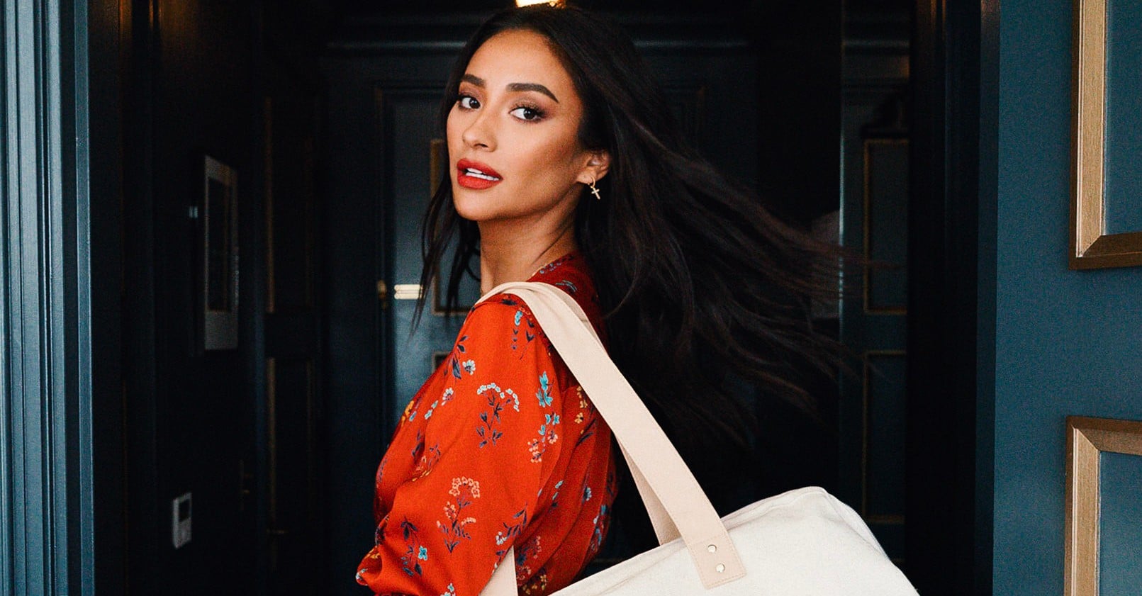 Shay Mitchell's BÉIS fall collection debuts stylish travel gear pieces -  Good Morning America