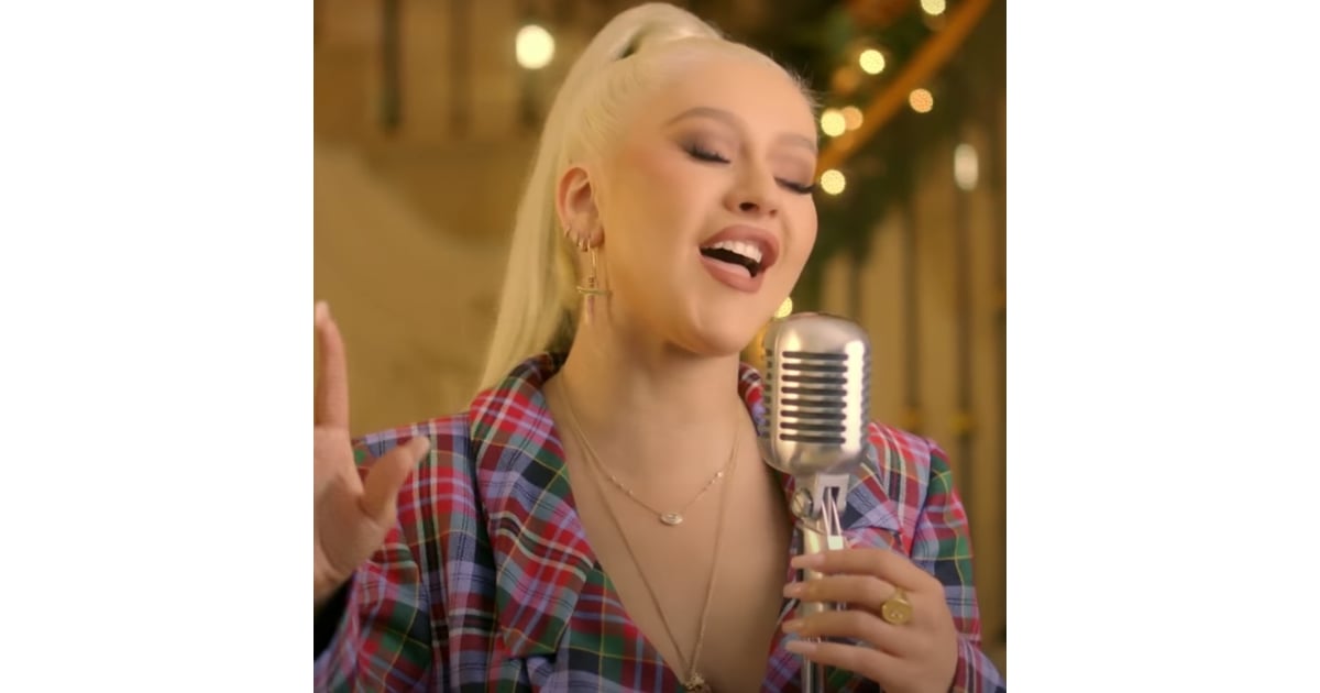 Christina Aguilera Sings The Christmas Song Video Popsugar Entertainment