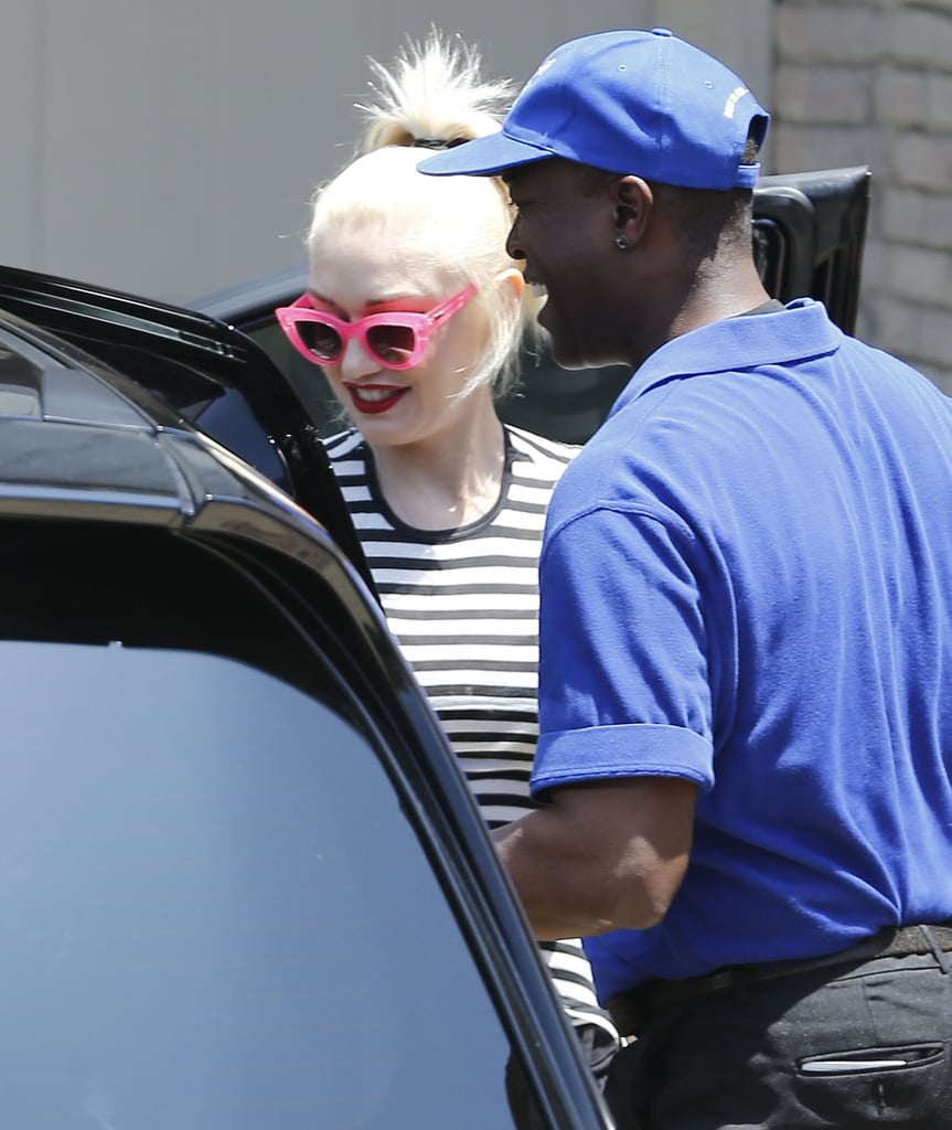 Gwen Stefani chatted with a valet.