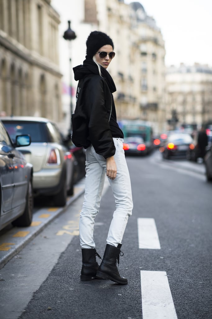 Between the shades and the combat boots, the message is clear: this is one tough girl.
Source: Le 21ème | Adam Katz Sinding