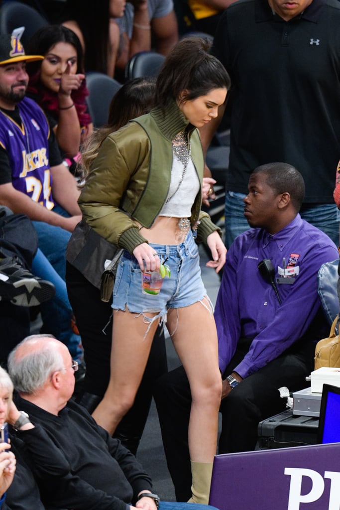Kendall Jenner and Bella Hadid at Lakers Game November 2016 | POPSUGAR ...