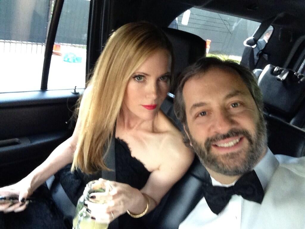 Judd Apatow snapped a car selfie alongside his wife, Leslie Mann.
Source: Twitter user JuddApatow