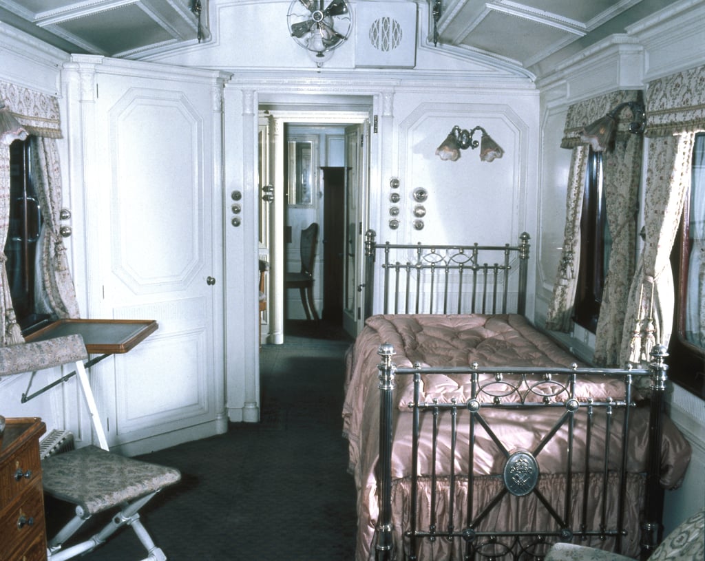 Queen Mary S Bedroom The Royal Train Popsugar Home