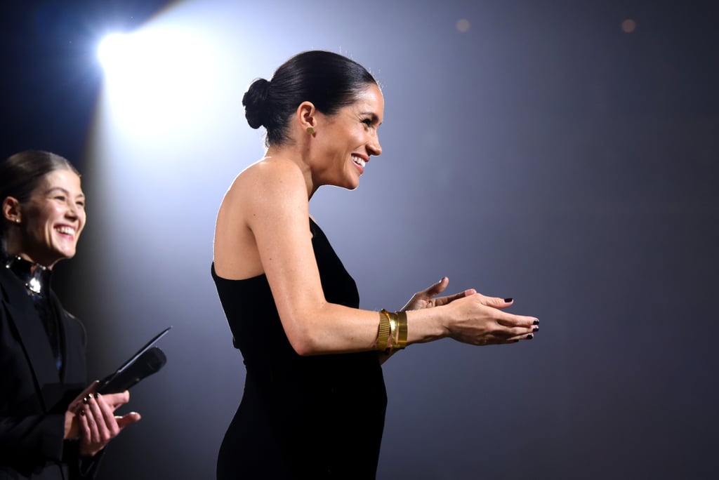 طلاء أظافر ميغان ماركل الأسود في حفل جوائز الأزياء 2018
