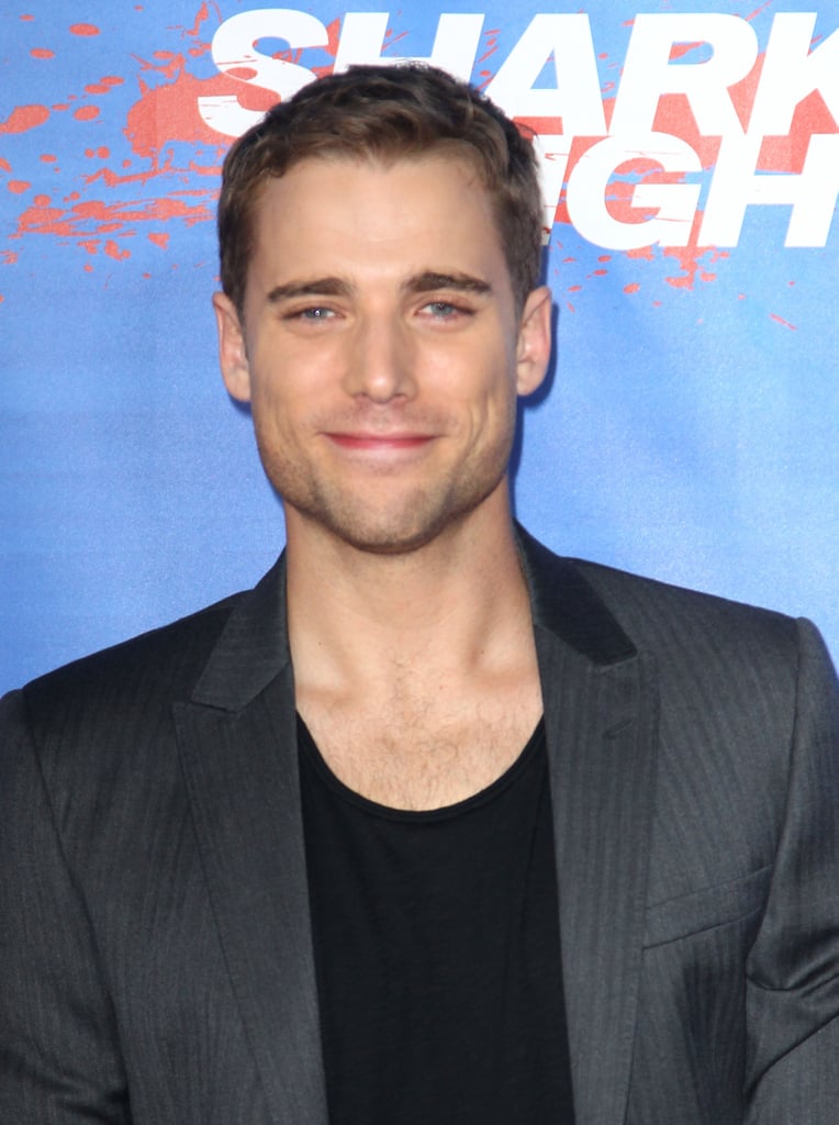 Sexy Dustin Milligan Pictures