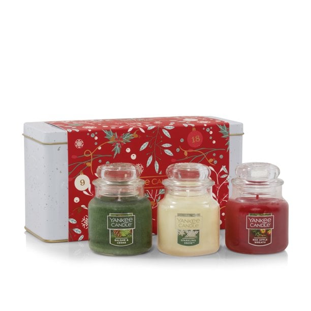 A Festive Candle Set: Yankee Candle Small Jar Holiday Gift Set