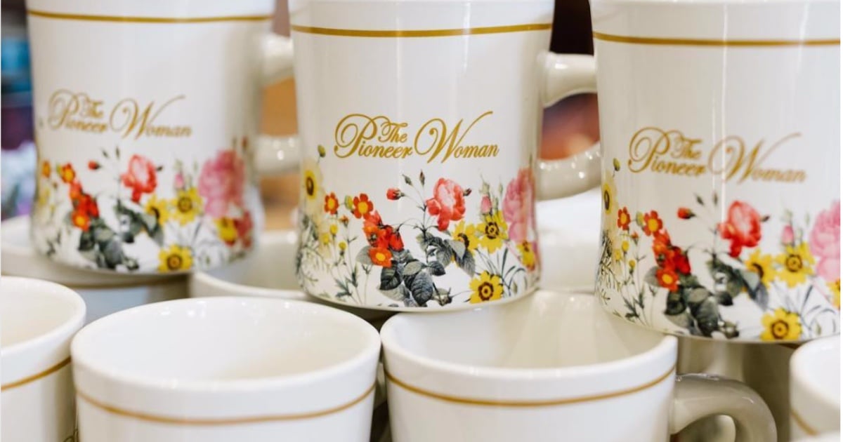 Pioneer deals woman mugs
