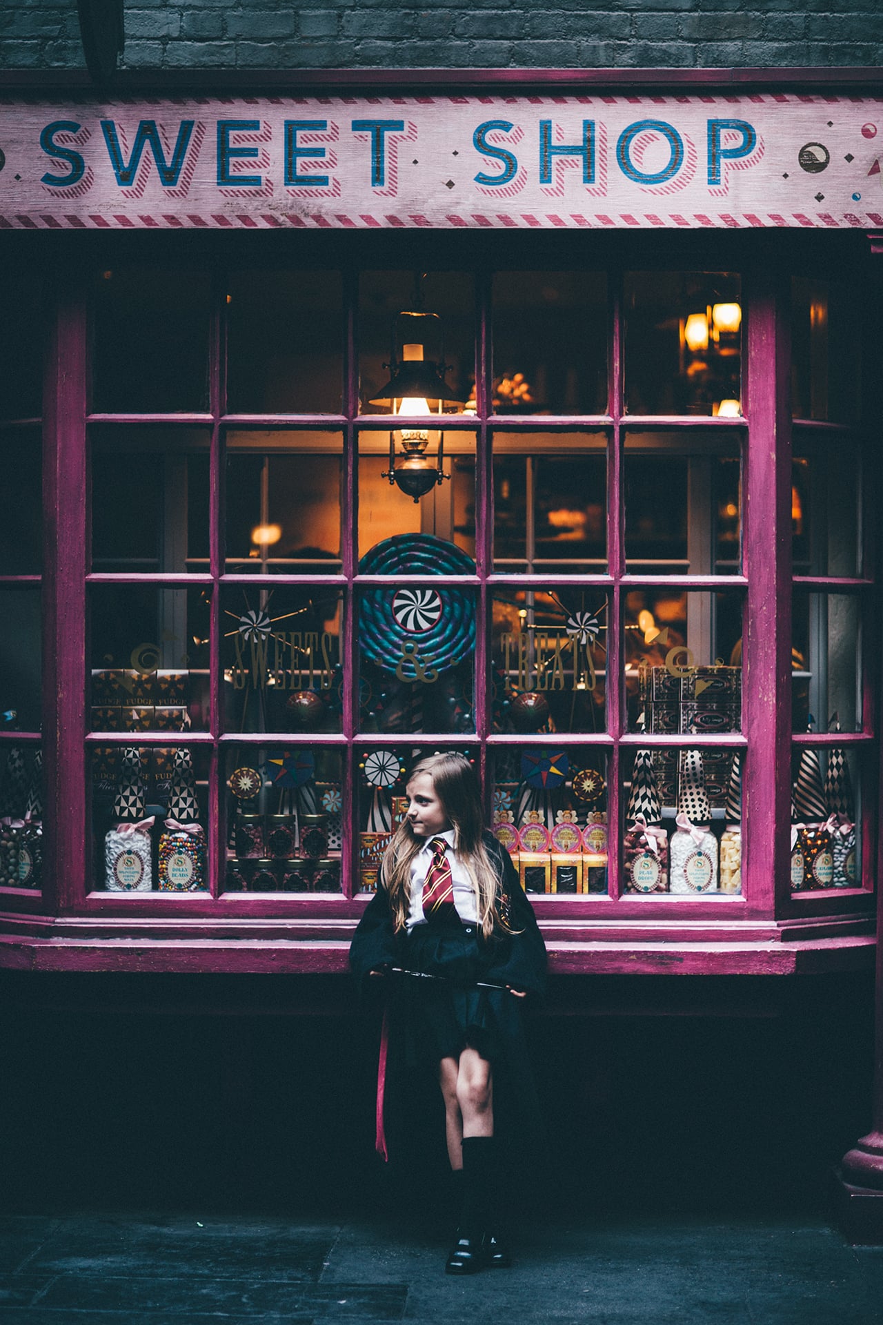 Emma In Front Of Sugarplum S Sweet Shop In Diagon Alley Mom S