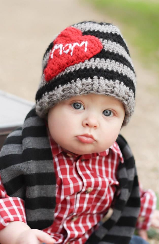 A Hat Tat Kids Valentine's Day Photo Ideas POPSUGAR Family Photo 2