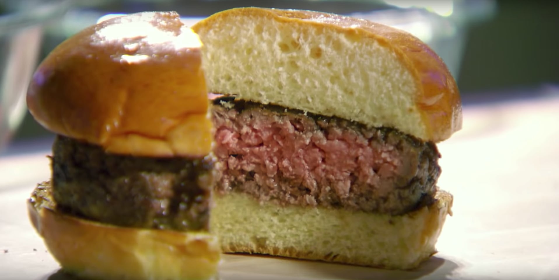 Gordon Ramsay Makes the Perfect Burger