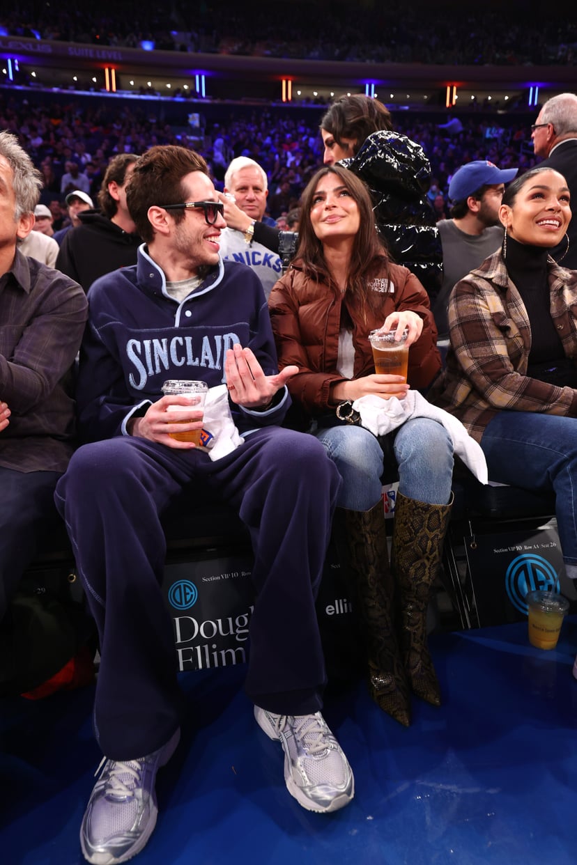 NEW YORK, NY - NOVEMBER 27: Actor Pete Davidson and Model Emily Ratajkowski attend a game between the Memphis Grizzlies and the New York Knicks on November 27, 2022 at Madison Square Garden in New York City, New York.  NOTE TO USER: User expressly acknowl