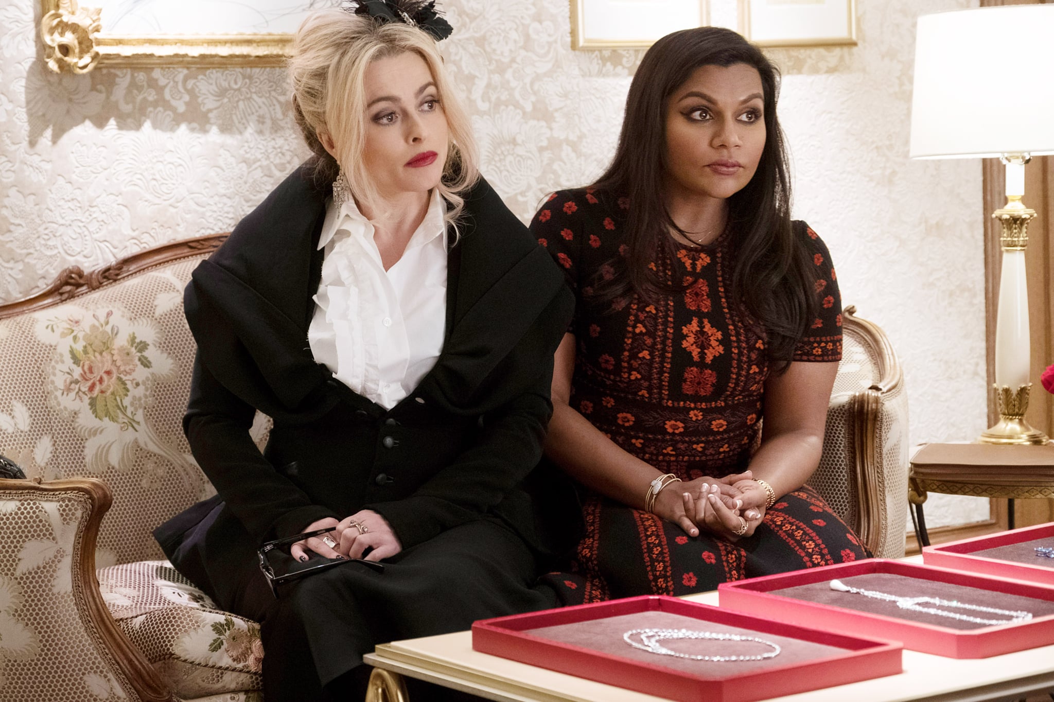 OCEAN'S 8, (aka OCEAN'S EIGHT), from left: Helena Bonham Carter, Mindy Kaling, 2018. ph: Barry Wetcher / Warner Bros. Pictures /courtesy Everett Collection