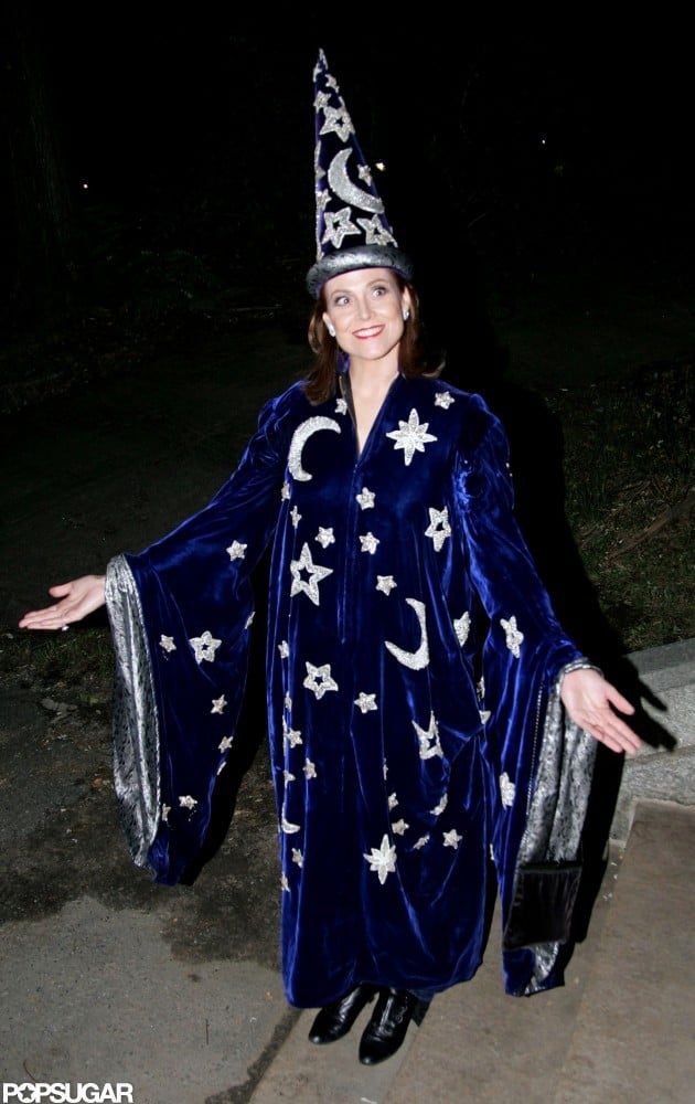 Sigourney Weaver was a wizard for Halloween 2005 in NYC.
Sigourney Weaver was a wizard for Halloween 2005 in NYC.