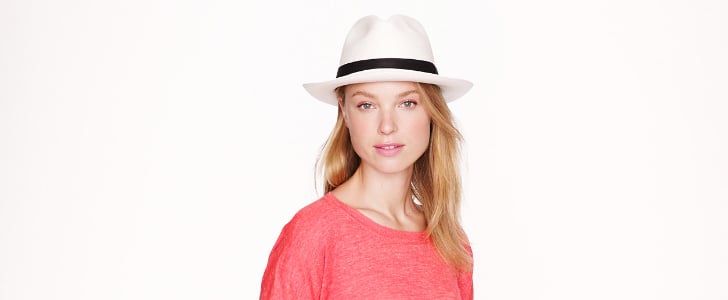 How to Dress Age Appropriately on a First Date