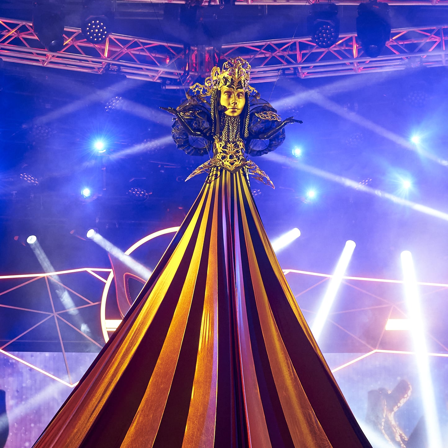 Performances By The Queen On The Masked Singer Popsugar Celebrity Australia