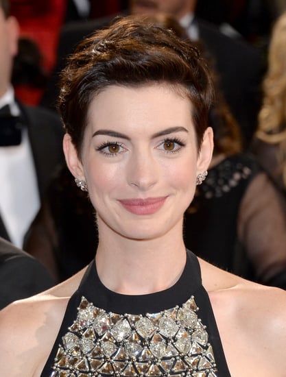Anne Hathaway Hair and Makeup at Oscars 2014