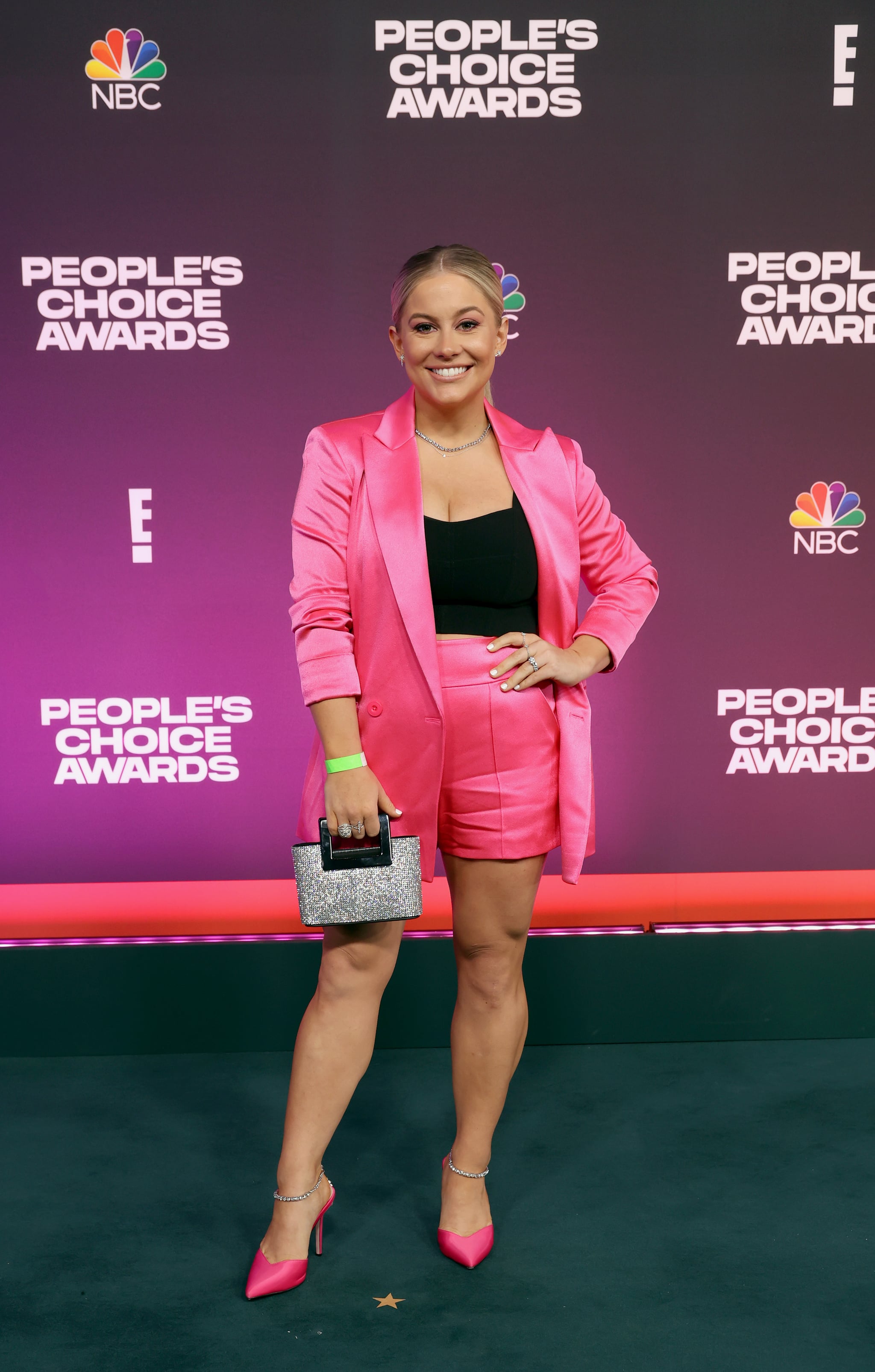 SANTA MONICA, CALIFORNIA - DECEMBER 07: 2021 PEOPLE'S CHOICE AWARDS -- Pictured: Shawn Johnson East arrives to the 2021 People's Choice Awards held at Barker Hangar on December 7, 2021 in Santa Monica, California. (Photo by Rich Polk/E! Entertainment/NBCUniversal/NBCU Photo Bank via Getty Images)