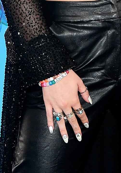 Bella Thorne Teen Choice Awards Celebrity Nails From Award Show Red