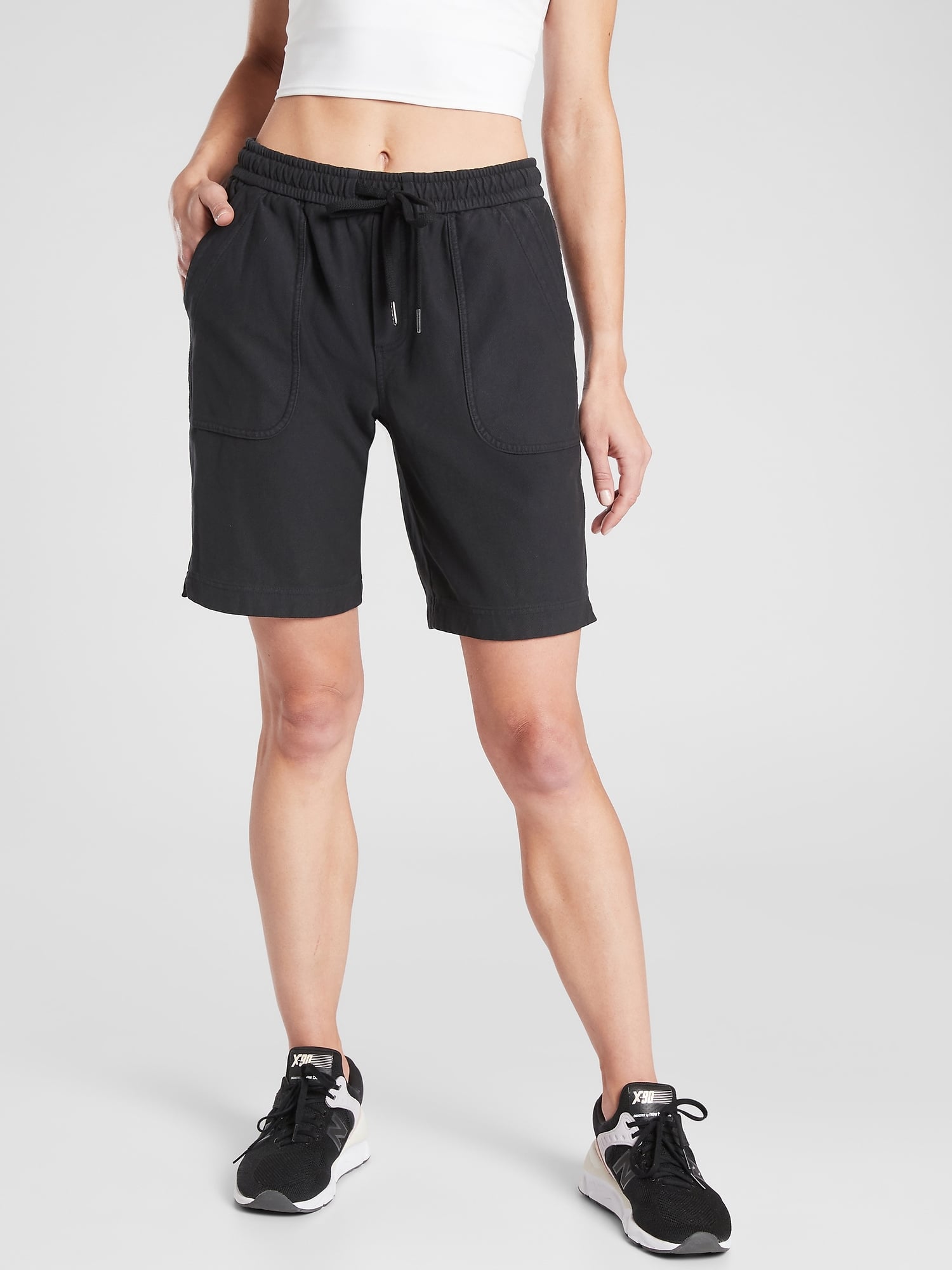 black sweat shorts outfit