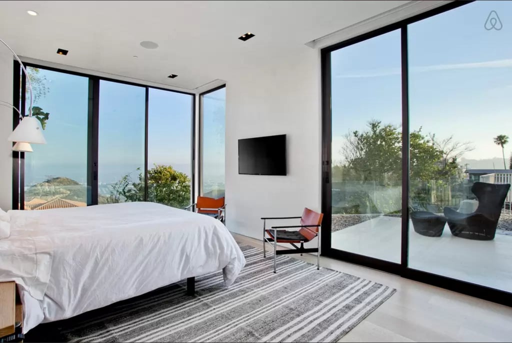 Joe Jonas's Airbnb Rental For Holidays 2015