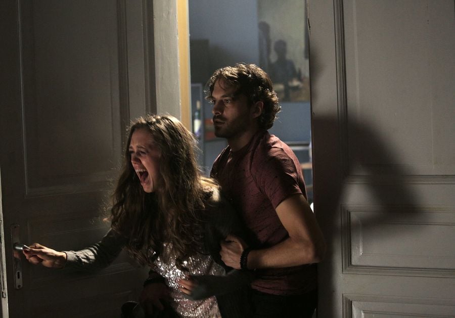 Who Wakes Up 1 Morning to Find Her Roommate Murdered
