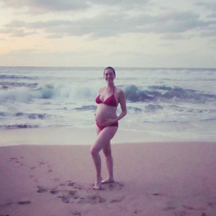 Anne Hathaway Pregnant Bikini Photo