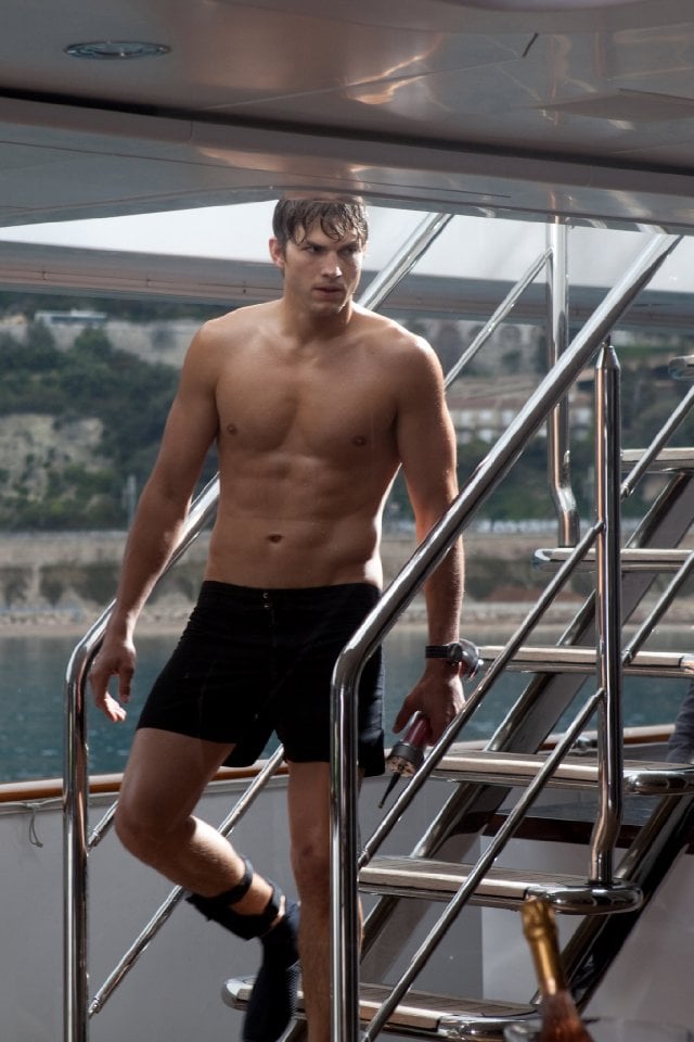 Ashton Kutcher Killers Hot Shirtless Guys In Movies Popsugar Entertainment Photo 73