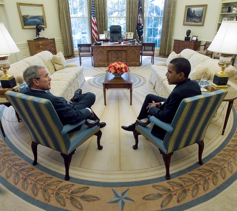 Sitting back and chatting at the Oval Office in 2008