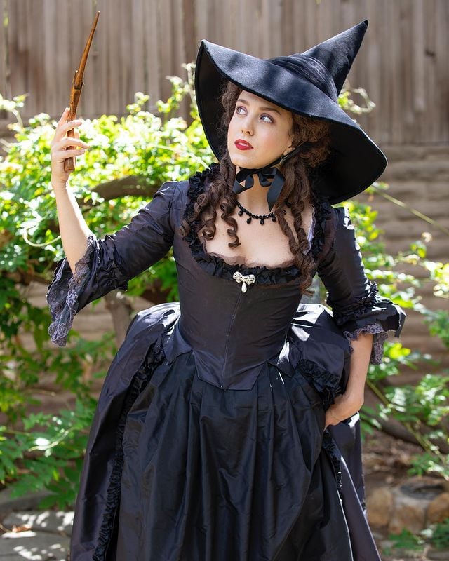 DIY Witch Costume Idea: 18th-Century Witch