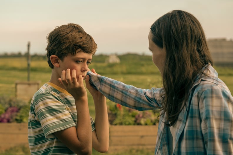 THE UMBRELLA ACADEMY (L to R) JUSTIN PAUL KELLY as HARLAN and ELLEN PAGE as VANYA HARGREEVES in episode 202 of THE UMBRELLA ACADEMY Cr. CHRISTOS KALOHORIDIS/NETFLIX  2020