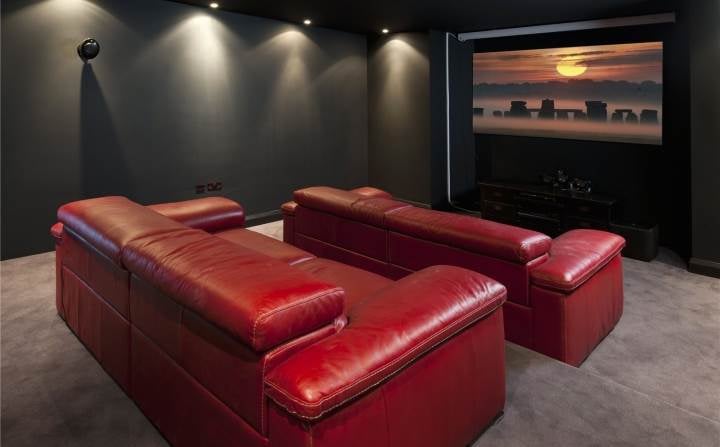 Tom Cruise Lists the UK Mansion He Bought With Katie Holmes