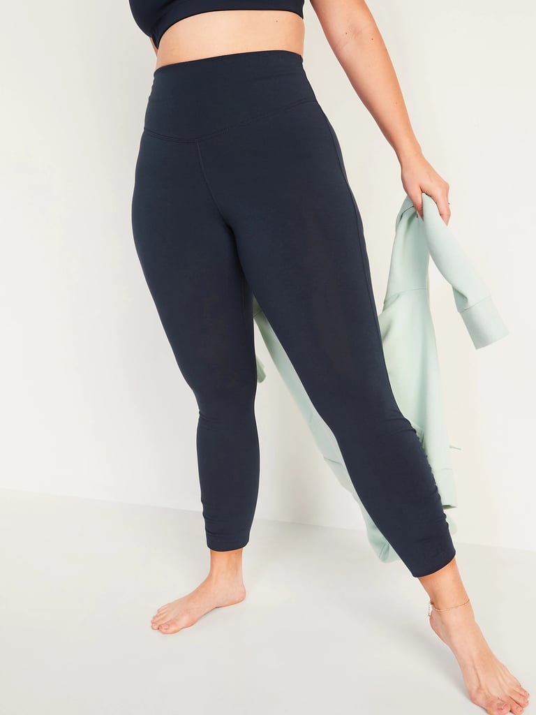 Old Navy Extra High-Waisted PowerChill Ruched 7/8-Length Leggings — In the Navy