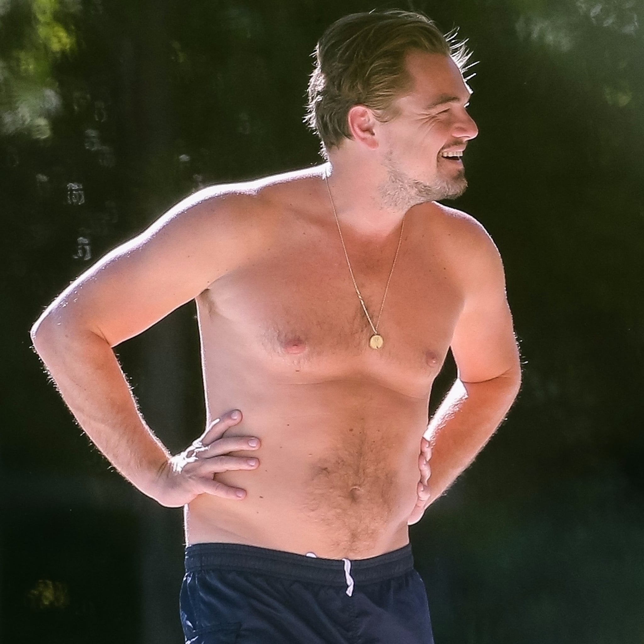 Leonardo Dicaprio And Kate Winslet By The Pool In St Tropez Popsugar Celebrity