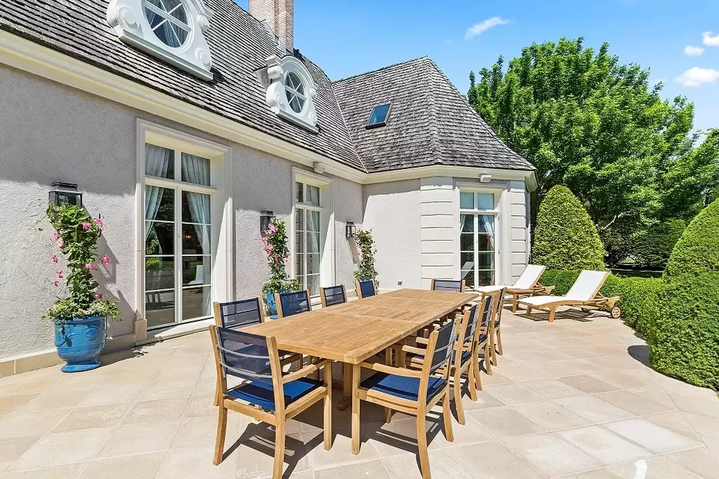 Nick Jonas Hamptons Summer Home Pictures