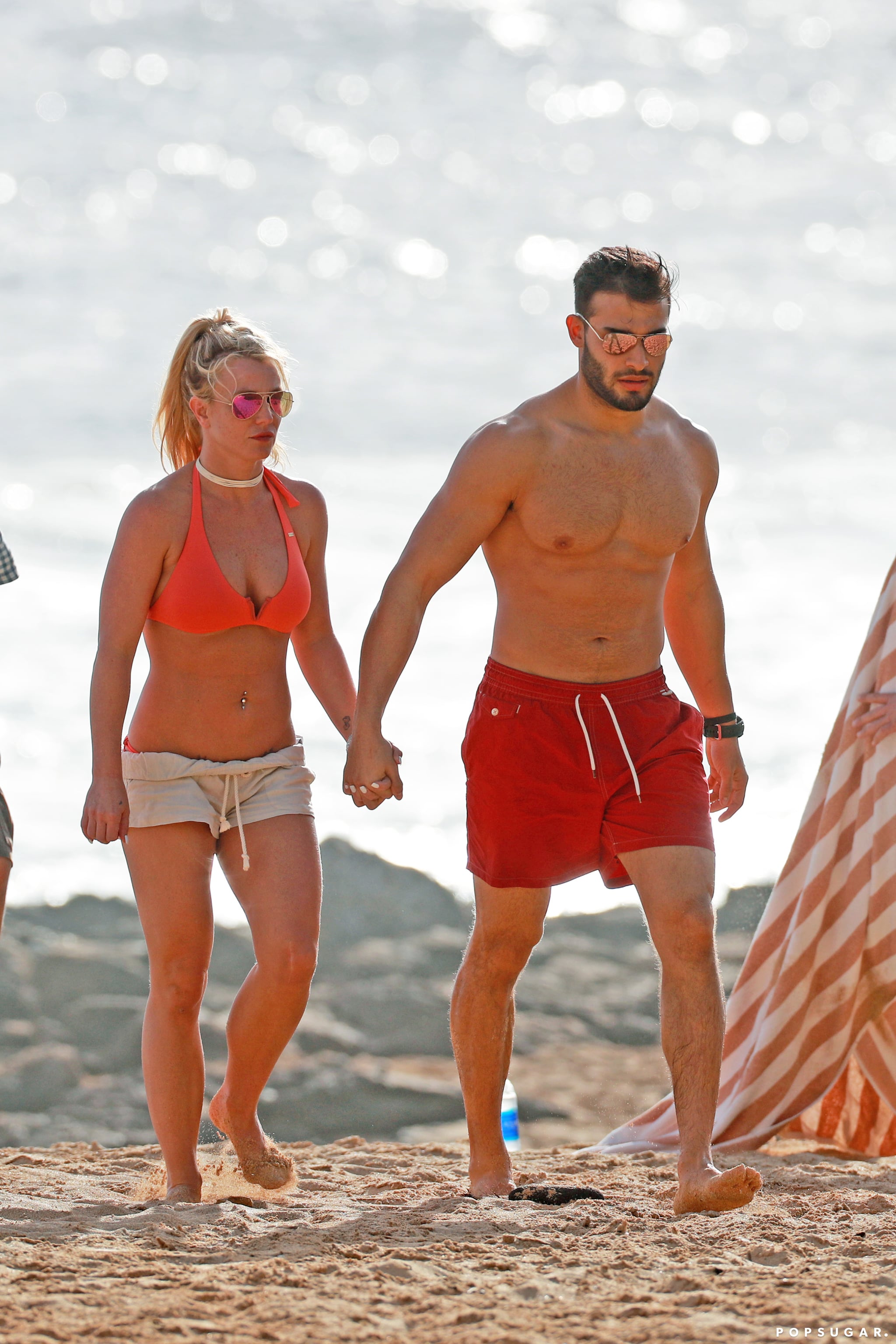 Britney Spears And Boyfriend In Hawaii Pictures January 2018 Popsugar Celebrity