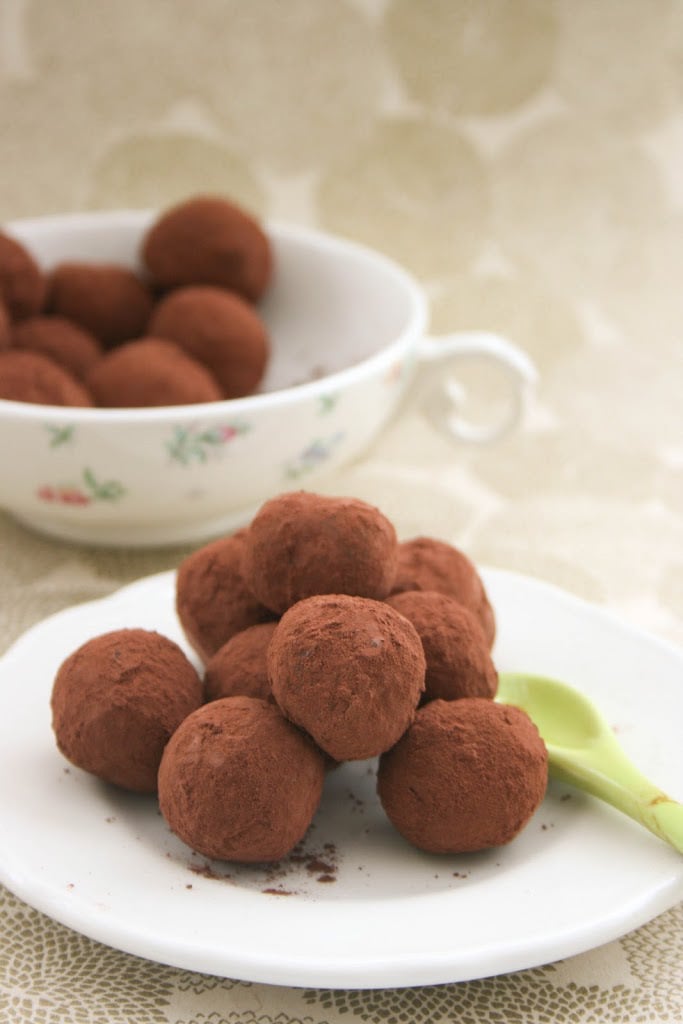 Balsamic Chocolate Truffles Easy Giada De Laurentiis Recipes