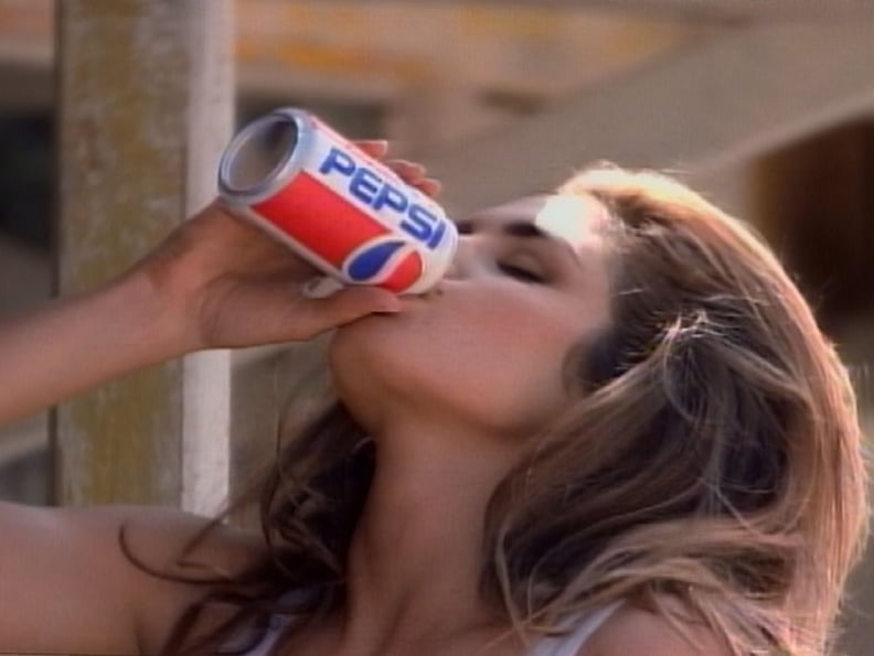 辛迪·克劳馥的头发在她1992年百事超级碗广告
