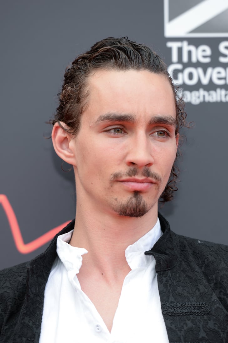 See The Umbrella Academy's Robert Sheehan's Hottest Photos POPSUGAR
