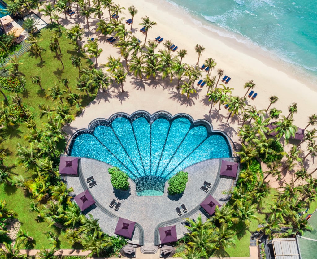 Mermaid Shell-Shaped Hotel Swimming Pool