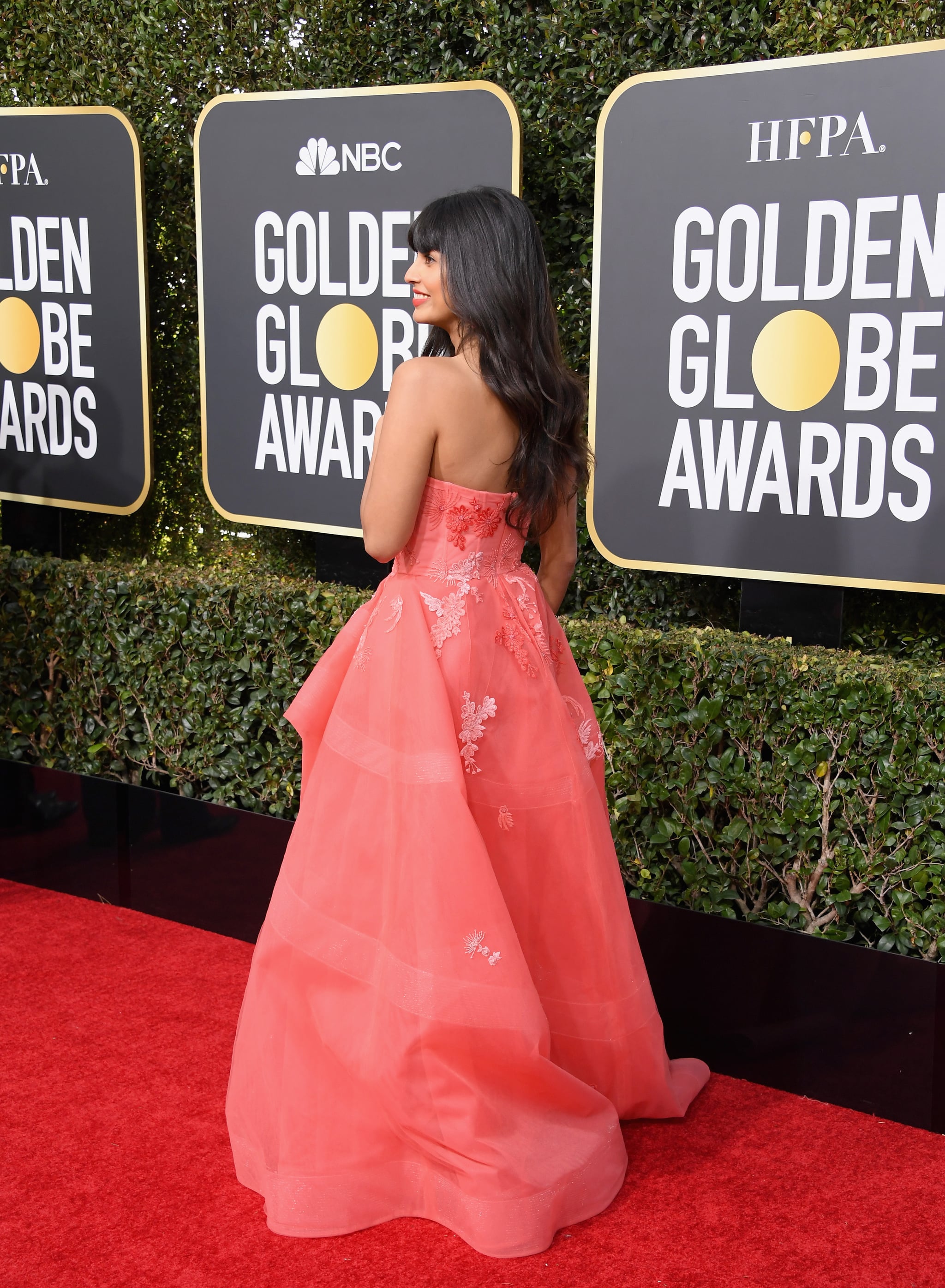 jameela jamil golden globes dress