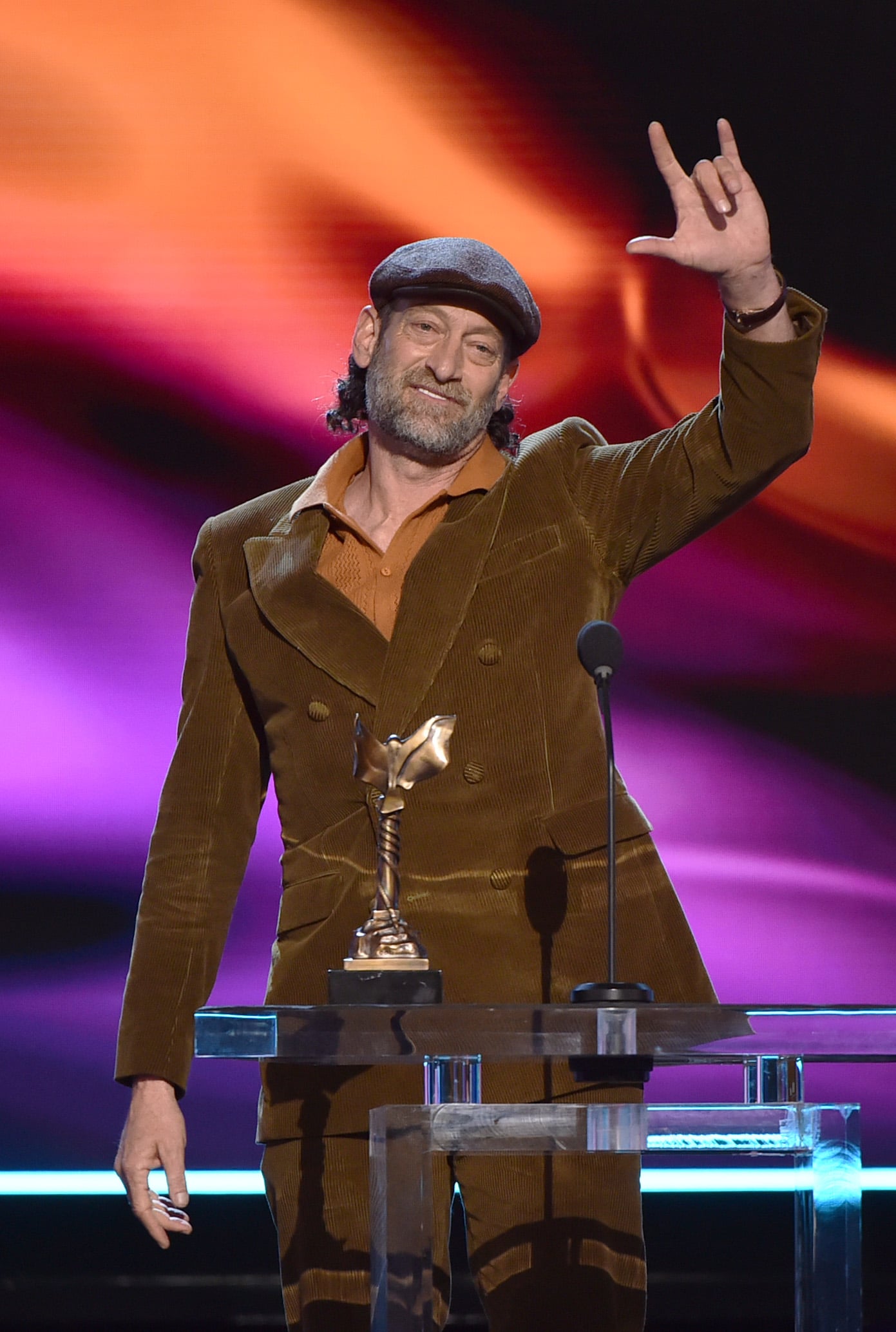 SANTA MONICA, CALIFORNIA - MARCH 06: Troy Kotsur accepts the Best Supporting Male award for 'CODA' onstage during the 2022 Film Independent Spirit Awards on March 06, 2022 in Santa Monica, California. (Photo by Alberto E. Rodriguez/Getty Images)