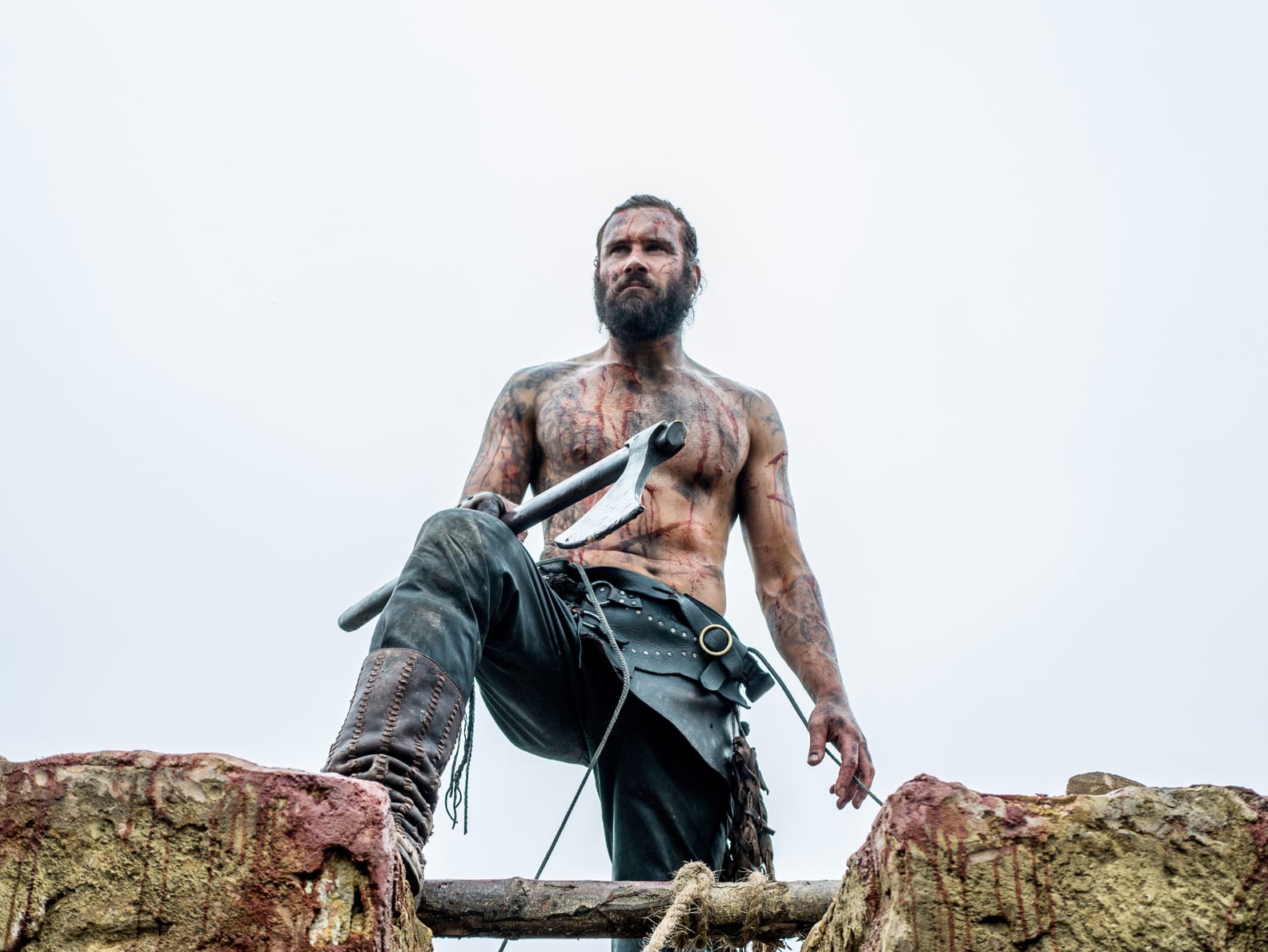 Hot Pictures of Clive Standen | PS Celebrity