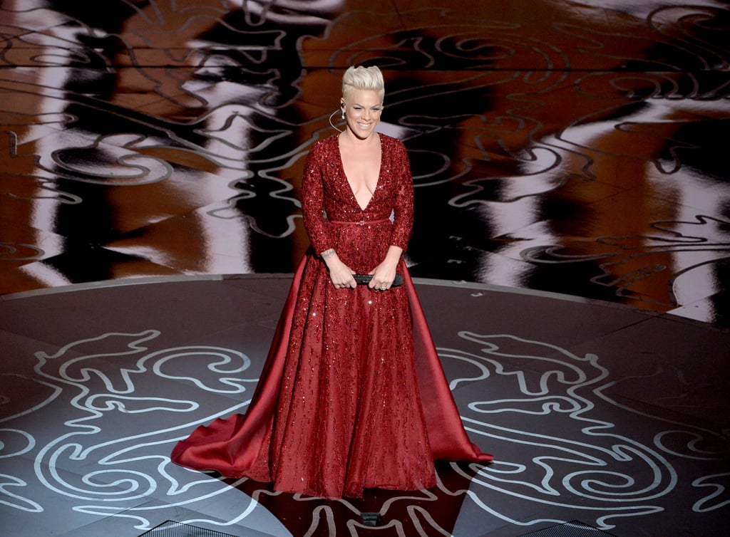 Pink looked glamorous in red when she took the stage to perform "Over the Rainbow."