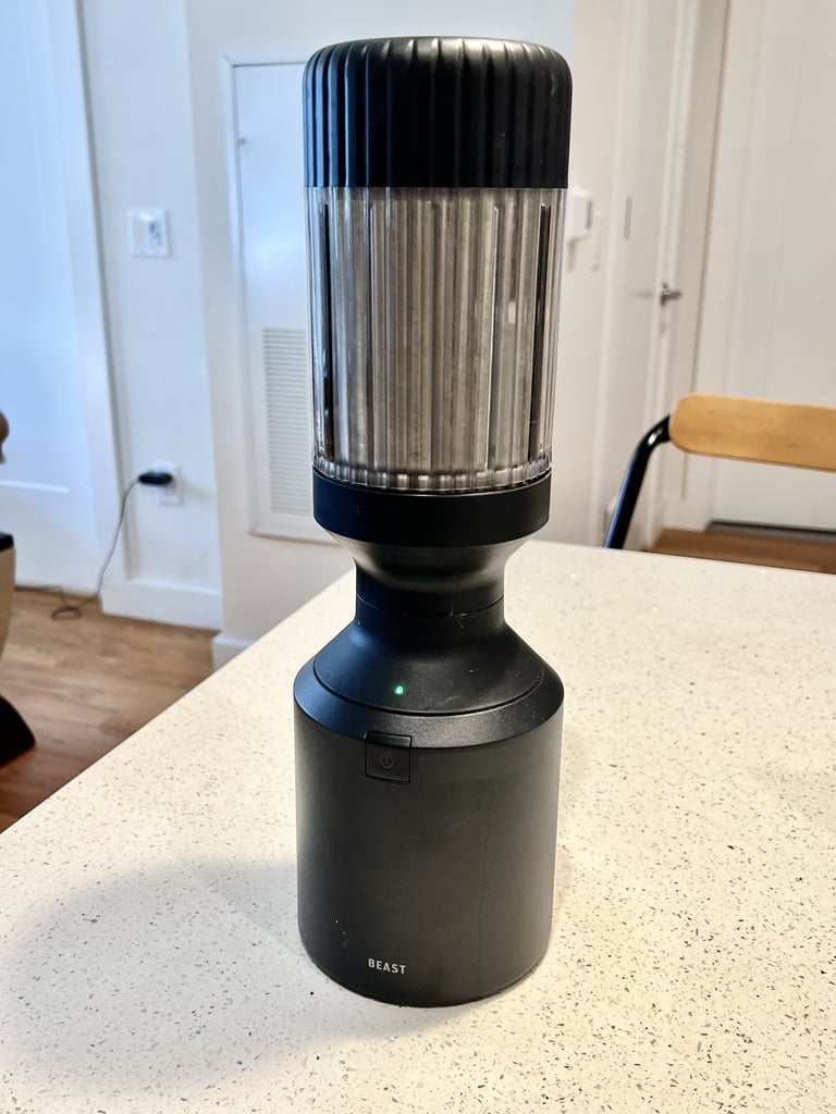 Beast Mini Blender in Carbon Black