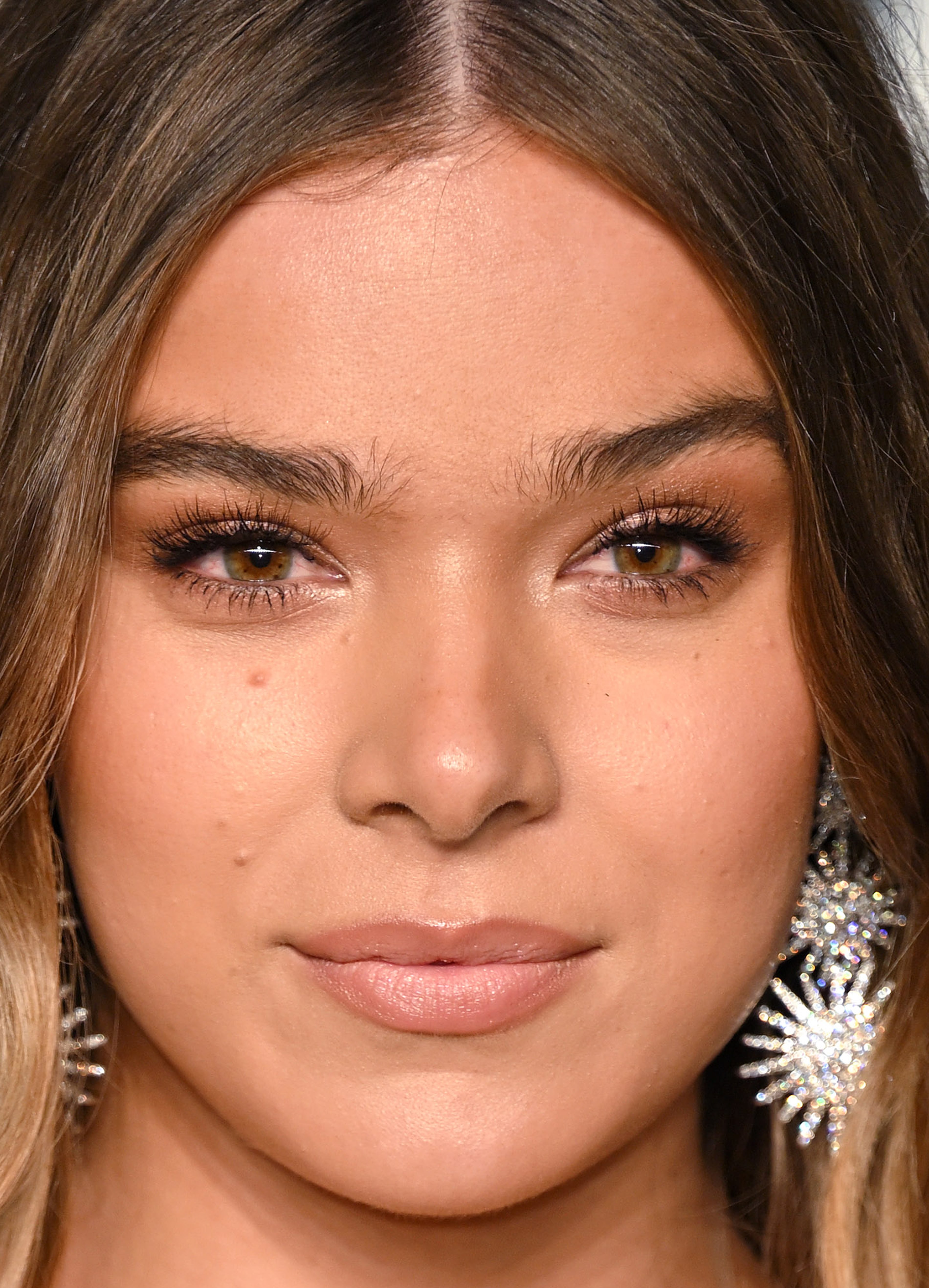 Hailee Steinfeld's Rich Girl Nails Are On Trend POPSUGAR Beauty
