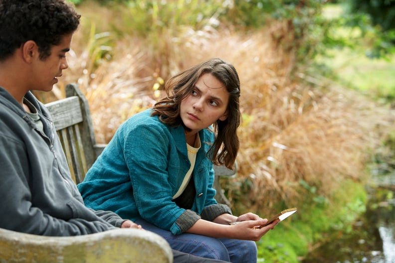 WARNING: Embargoed for publication until 00:00:01 on 10/11/2020 - Programme Name: His Dark Materials  - TX: 15/11/2020 - Episode: n/a (No. 2) - Picture Shows:  Lyra Belacqua (DAFNE KEEN), Will Parry (AMIR WILSON) - (C) Bad Wolf - Photographer: Simon Ridgw